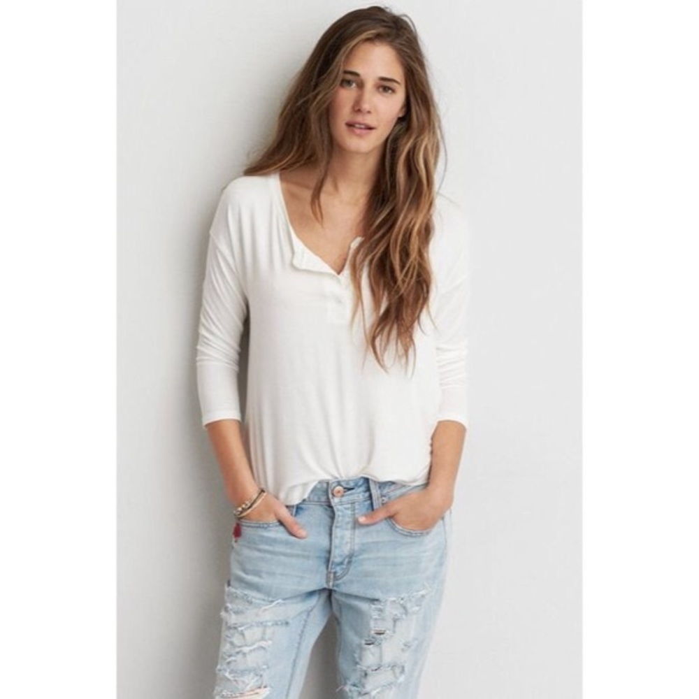White American Eagle soft & sexy Henley Top